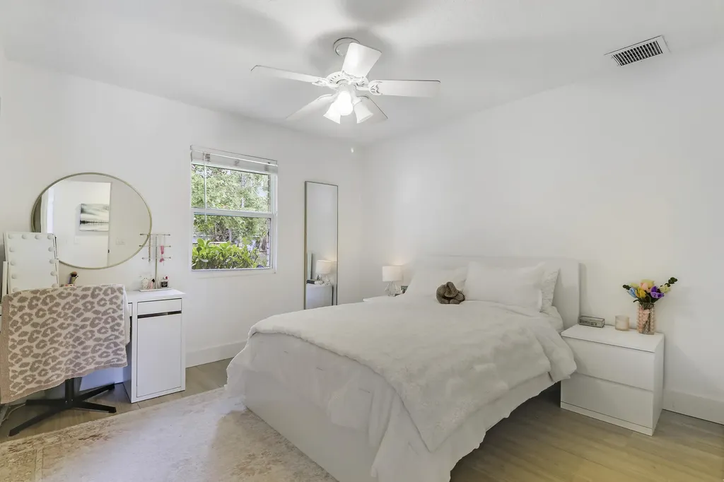 8352 N 154th Court Road N Palm Beach Gardens FL 33418