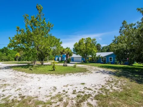 725 SW 4th Avenue Avenue SW Vero Beach FL 32962