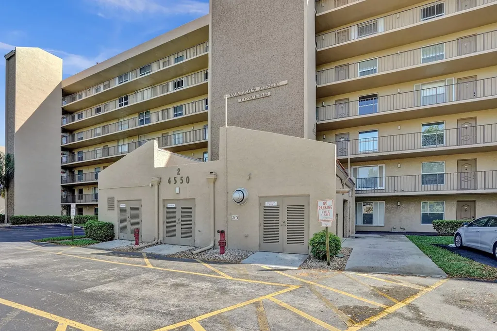 4550 NW 18th Avenue Deerfield Beach FL 33064