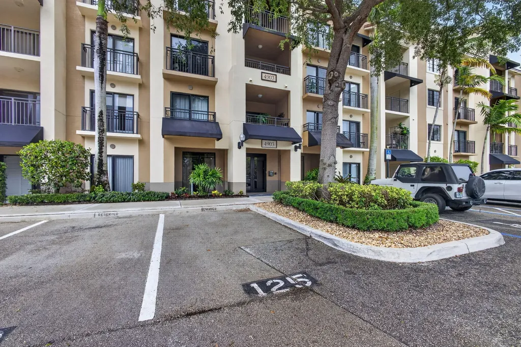 4903 Midtown Lane Palm Beach Gardens FL 33418