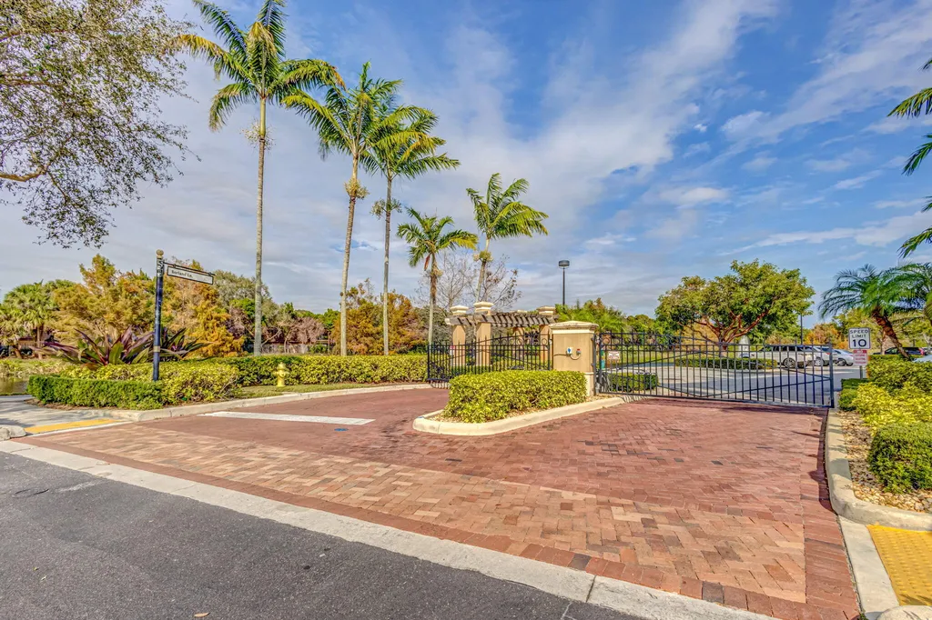 4903 Midtown Lane Palm Beach Gardens FL 33418