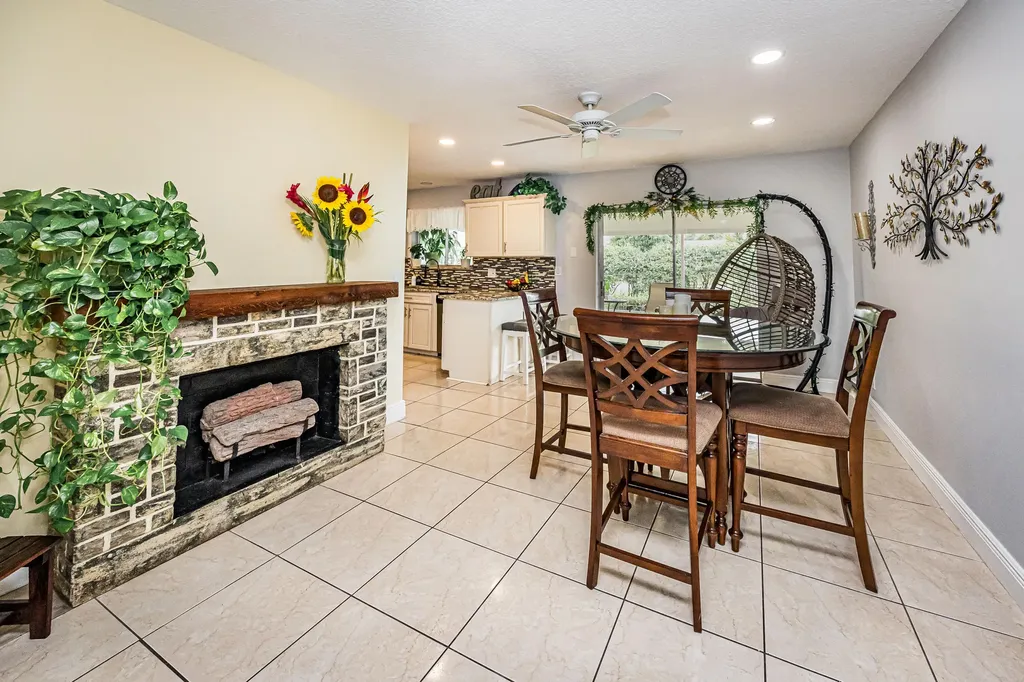 447 Foresta Terrace West Palm Beach FL 33415