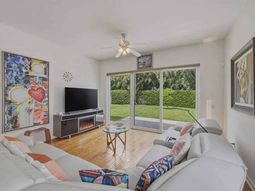 2036 Valencia Drive Delray Beach FL 33445