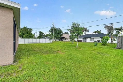 1043 SW California Boulevard Port St Lucie FL 34953