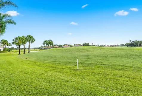 1753 Victoria Circle Vero Beach FL 32967