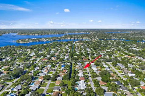 372 Franklin Road Tequesta FL 33469