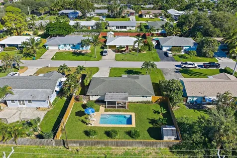 372 Franklin Road Tequesta FL 33469