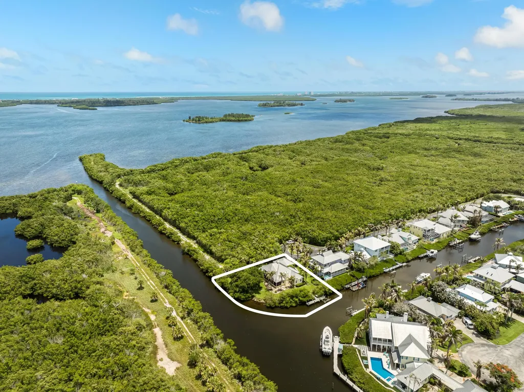 2165 SE 7th Avenue Avenue SE Vero Beach FL 32962