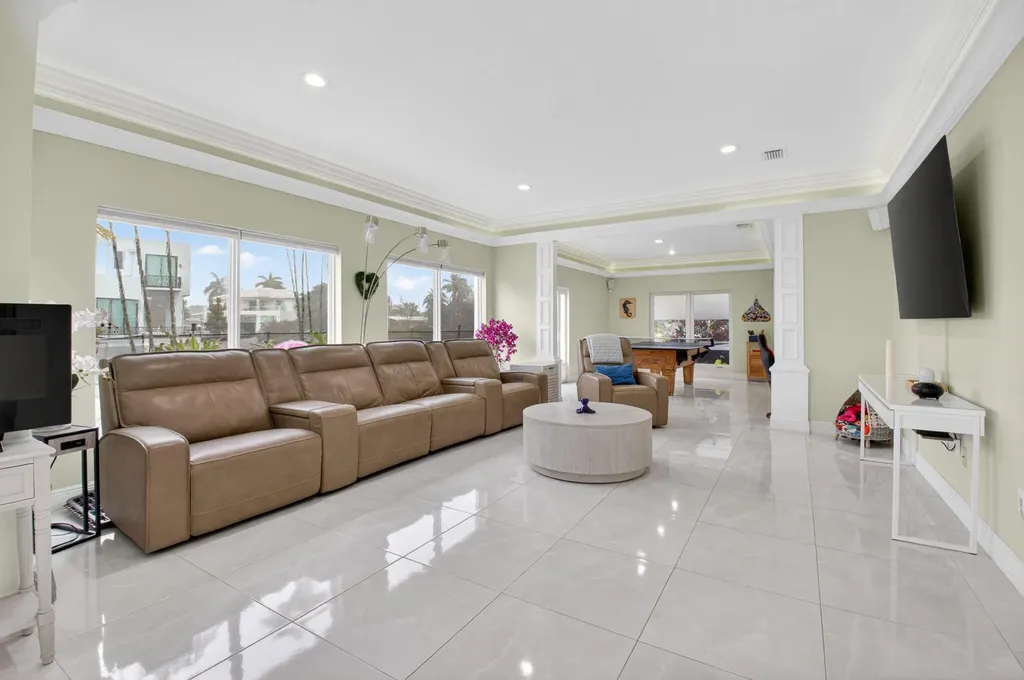 1502 SW 5th Avenue Boca Raton FL 33432