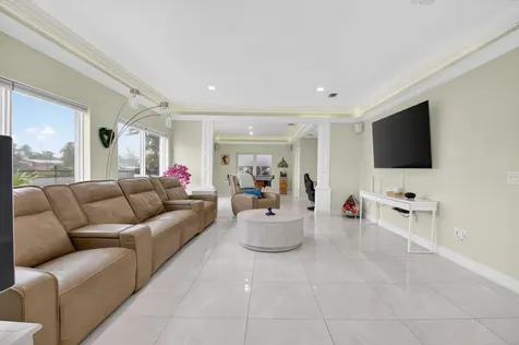 1502 SW 5th Avenue Boca Raton FL 33432