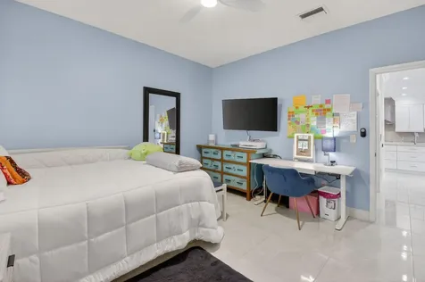 1502 SW 5th Avenue Boca Raton FL 33432