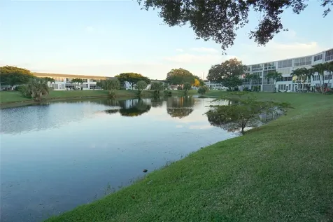 4029 Newport Deerfield Beach FL 33442