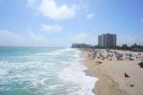 4029 Newport Deerfield Beach FL 33442