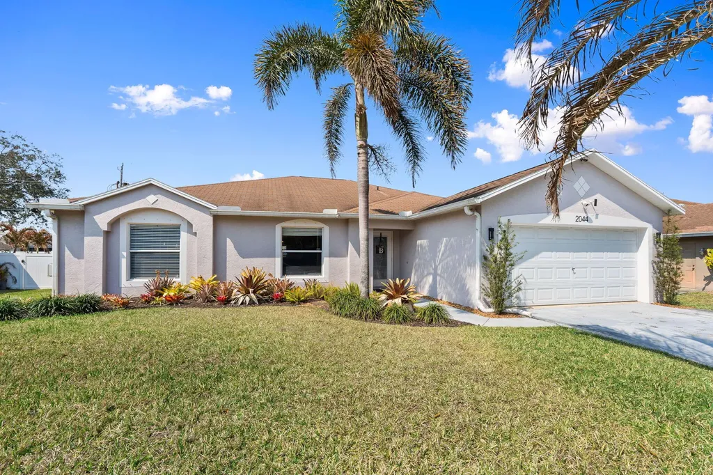 2044 SW Brevity Terrace Port St Lucie FL 34953