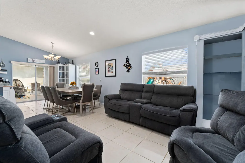2044 SW Brevity Terrace Port St Lucie FL 34953