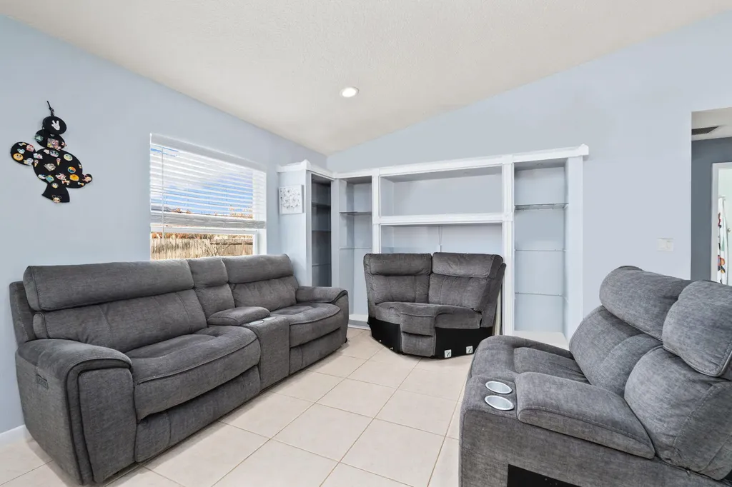 2044 SW Brevity Terrace Port St Lucie FL 34953