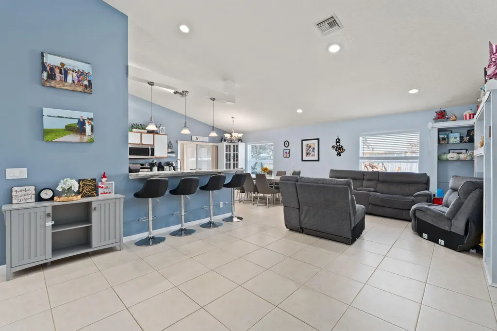 2044 SW Brevity Terrace Port St Lucie FL 34953