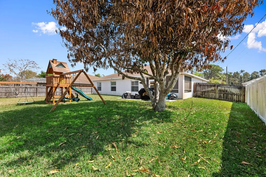 2044 SW Brevity Terrace Port St Lucie FL 34953