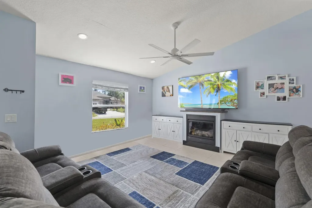 2044 SW Brevity Terrace Port St Lucie FL 34953