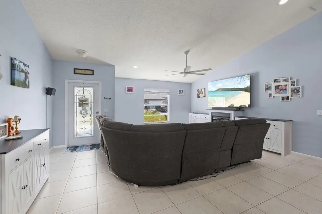 2044 SW Brevity Terrace Port St Lucie FL 34953