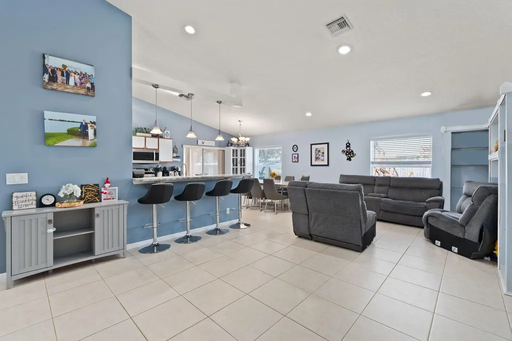 2044 SW Brevity Terrace Port St Lucie FL 34953