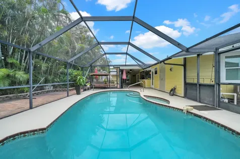 7986 SE Trenton Avenue Hobe Sound FL 33455