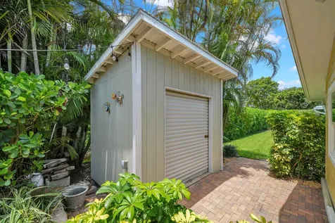 7986 SE Trenton Avenue Hobe Sound FL 33455