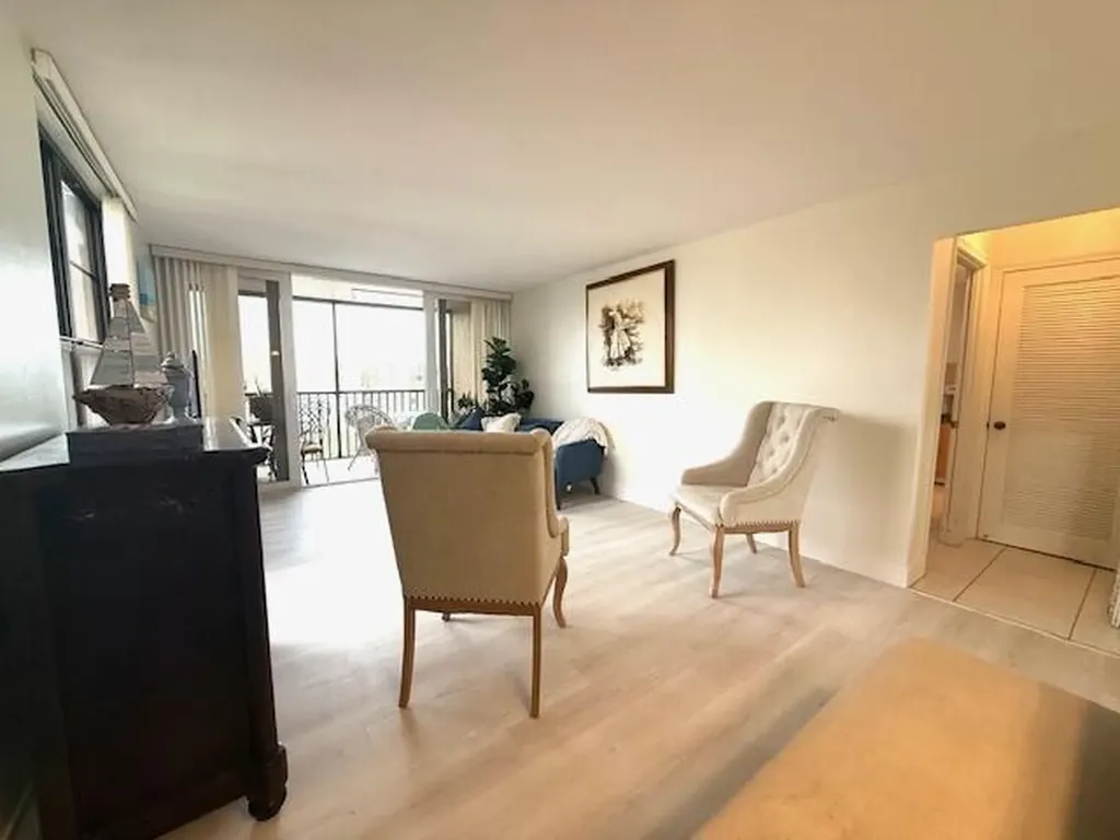 4 Royal Palm Way Boca Raton FL 33432