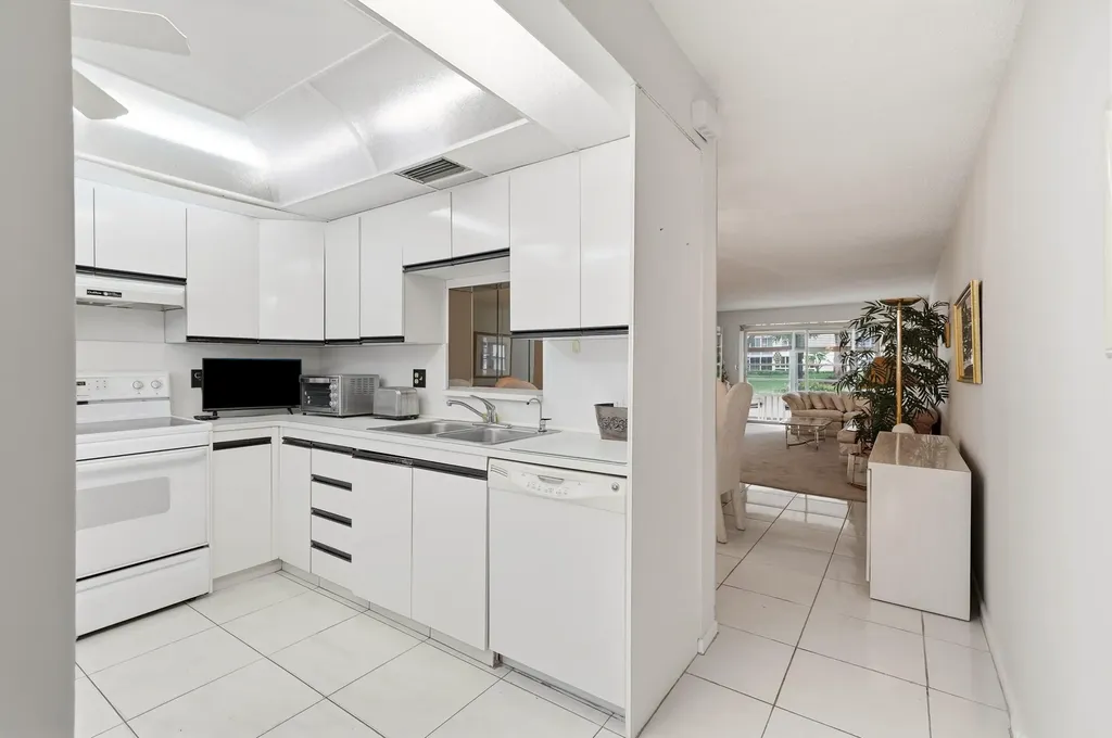 2302 Lucaya Lane Coconut Creek FL 33066