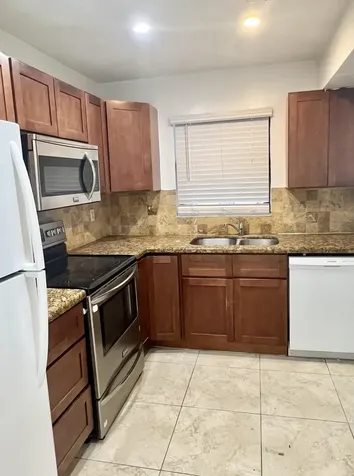 6061 Shaker Wood Circle Tamarac FL 33319