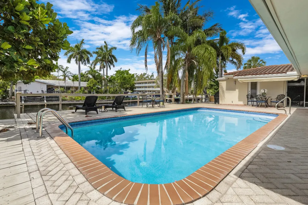 1418 NE 57th Place Fort Lauderdale FL 33334