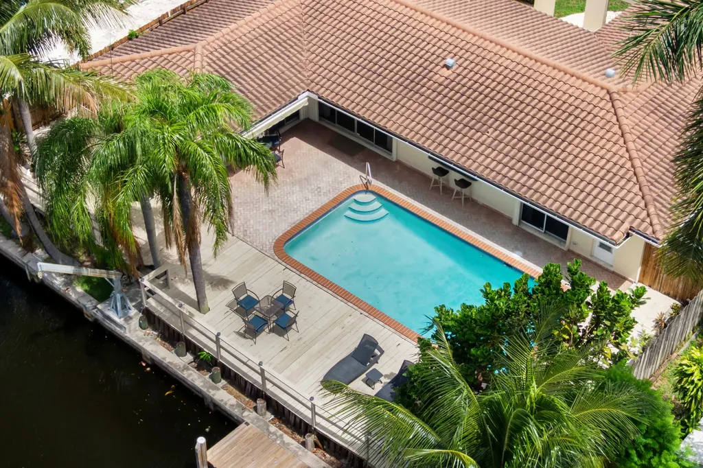 1418 NE 57th Place Fort Lauderdale FL 33334