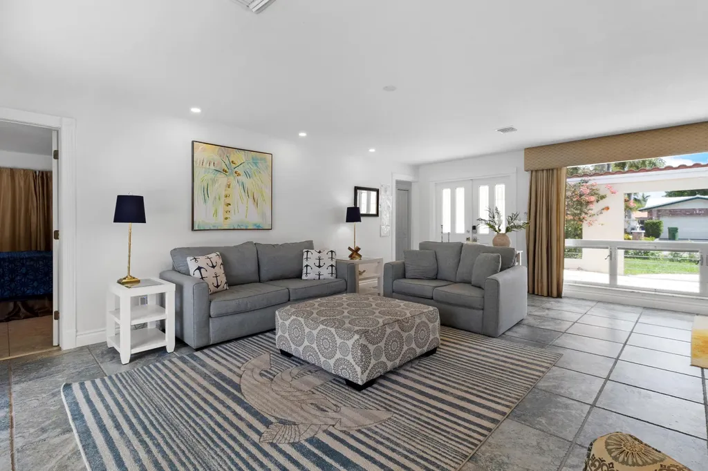 1418 NE 57th Place Fort Lauderdale FL 33334