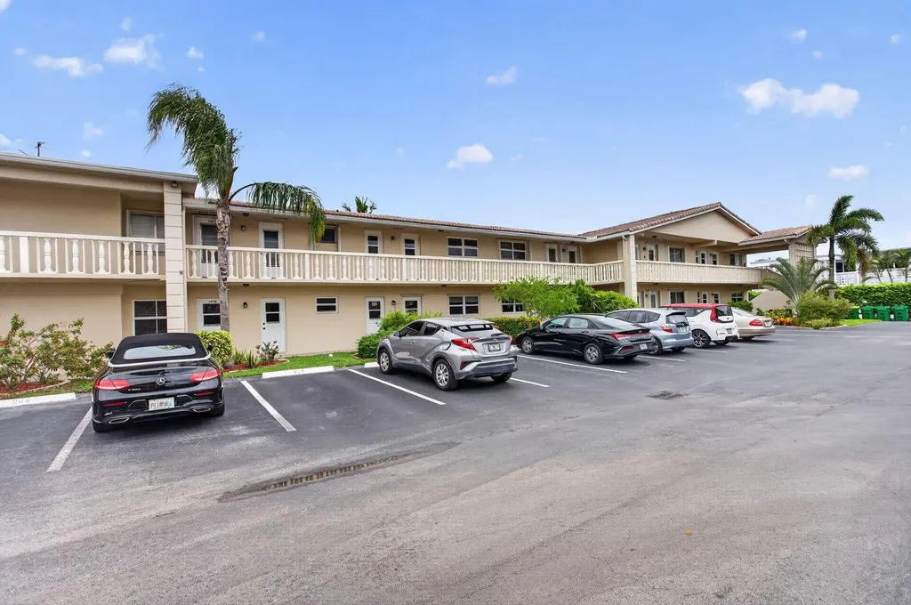 2115 NE 42nd Court Lighthouse Point FL 33064