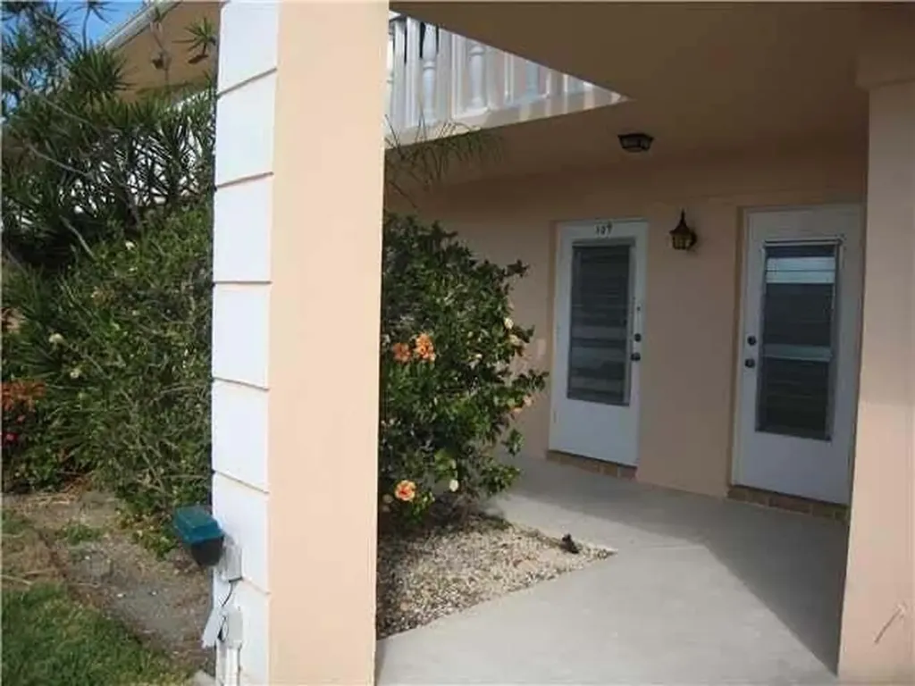2115 NE 42nd Court Lighthouse Point FL 33064