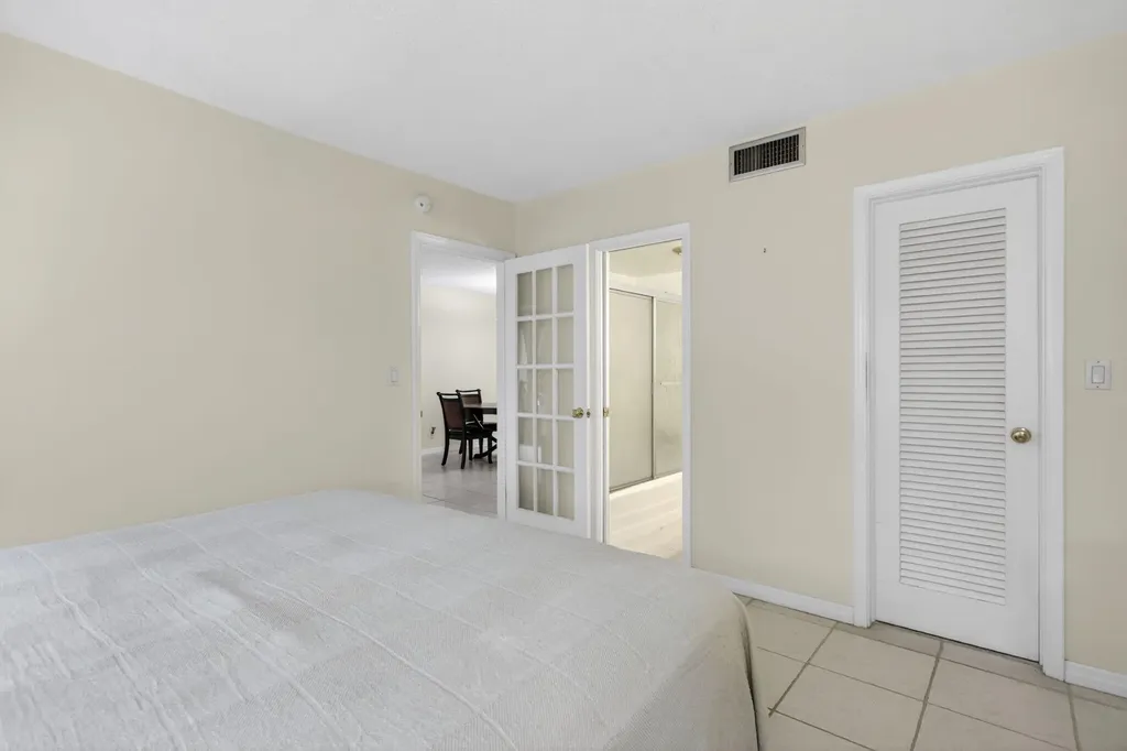 2115 NE 42nd Court Lighthouse Point FL 33064