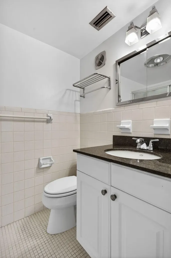 2115 NE 42nd Court Lighthouse Point FL 33064