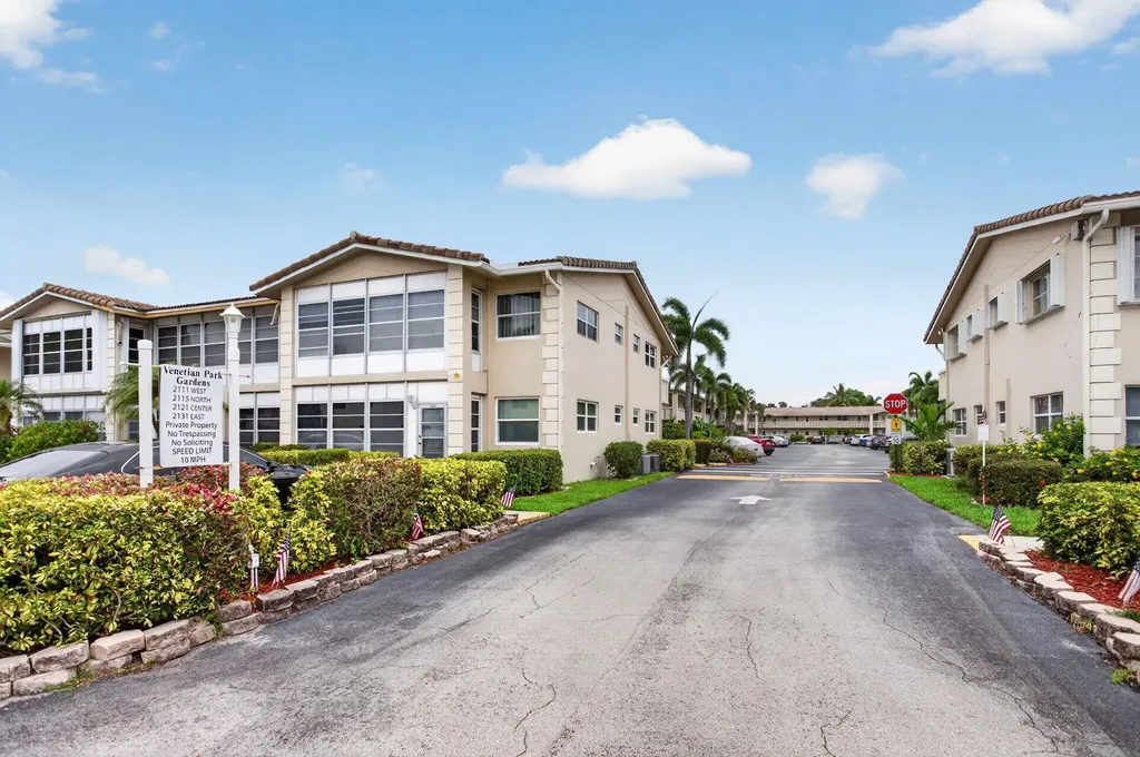 2115 NE 42nd Court Lighthouse Point FL 33064