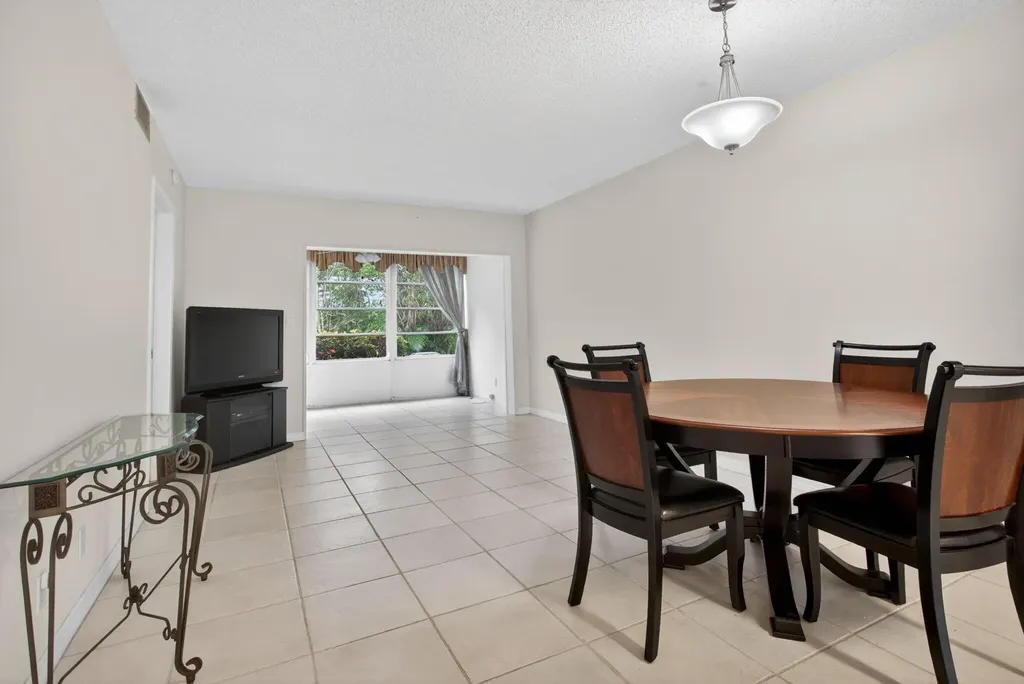 2115 NE 42nd Court Lighthouse Point FL 33064