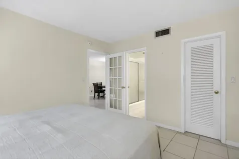 2115 NE 42nd Court Lighthouse Point FL 33064