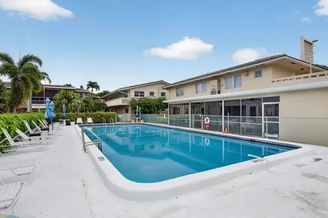 2115 NE 42nd Court Lighthouse Point FL 33064