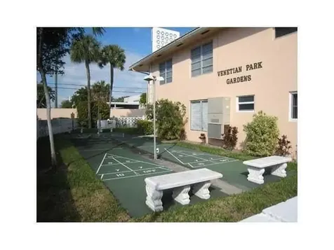 2115 NE 42nd Court Lighthouse Point FL 33064