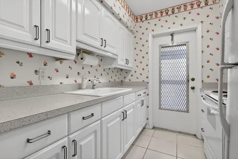 2115 NE 42nd Court Lighthouse Point FL 33064
