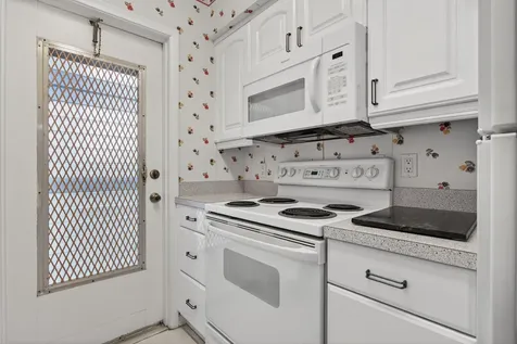 2115 NE 42nd Court Lighthouse Point FL 33064