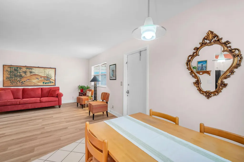716 Saxony Place Delray Beach FL 33446