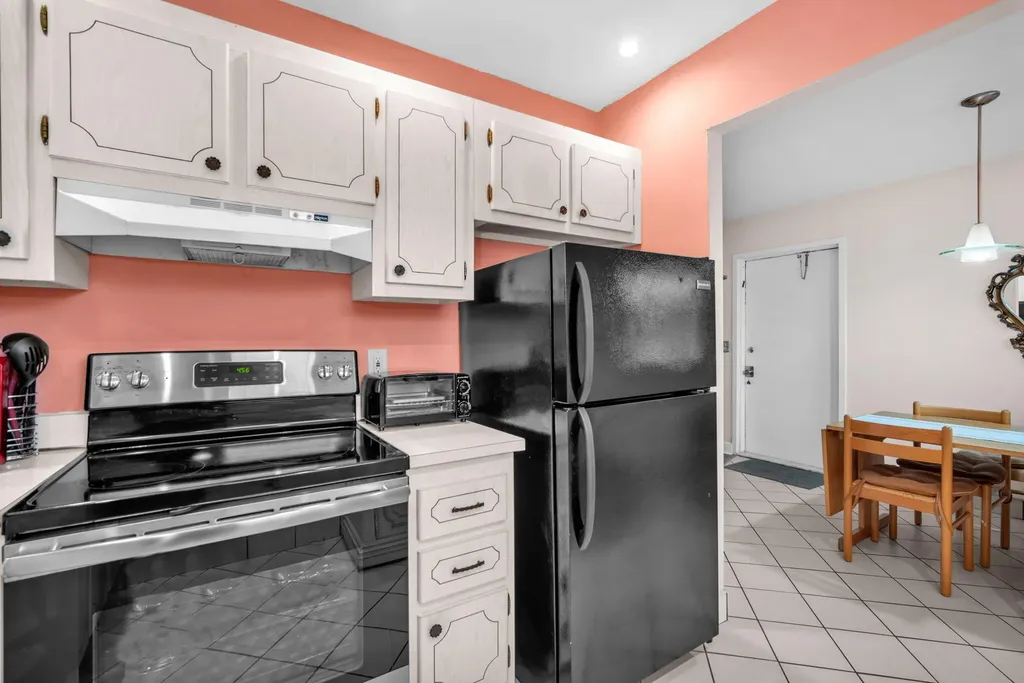 716 Saxony Place Delray Beach FL 33446