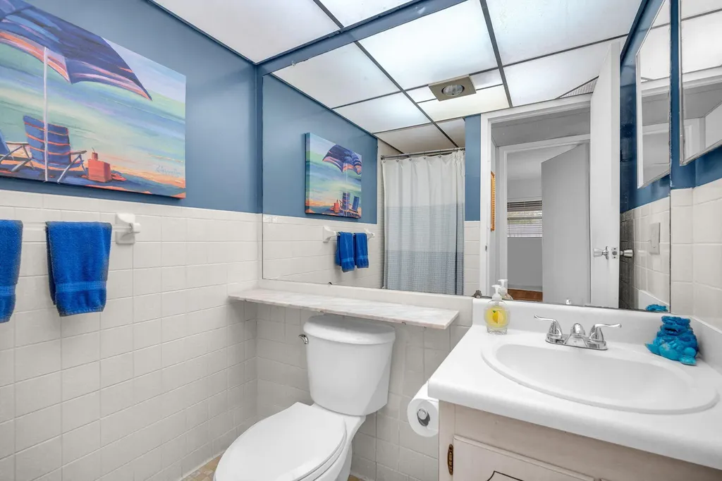 716 Saxony Place Delray Beach FL 33446