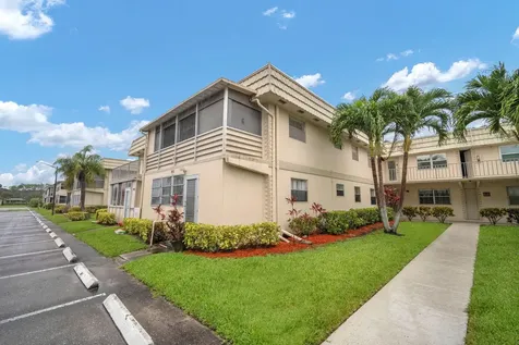716 Saxony Place Delray Beach FL 33446