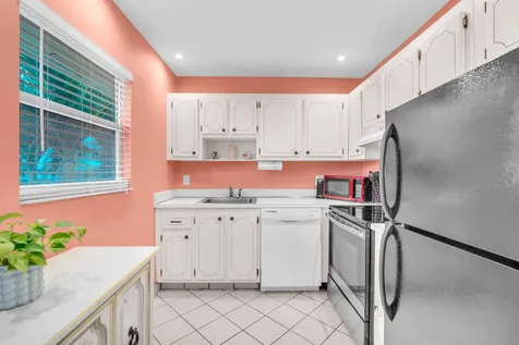 716 Saxony Place Delray Beach FL 33446