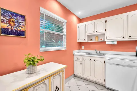 716 Saxony Place Delray Beach FL 33446
